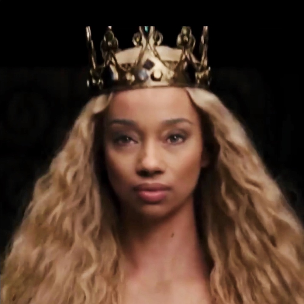 Free shipping and discount with 3 items or more